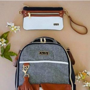 Itzy Ritzy Boss Pouch